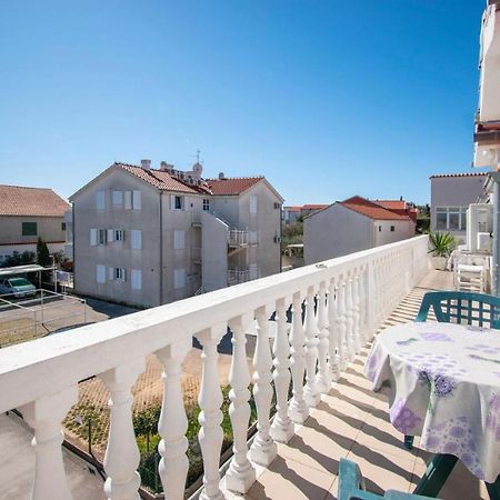 Family Holiday Apartments Lucia Водице Екстериор снимка