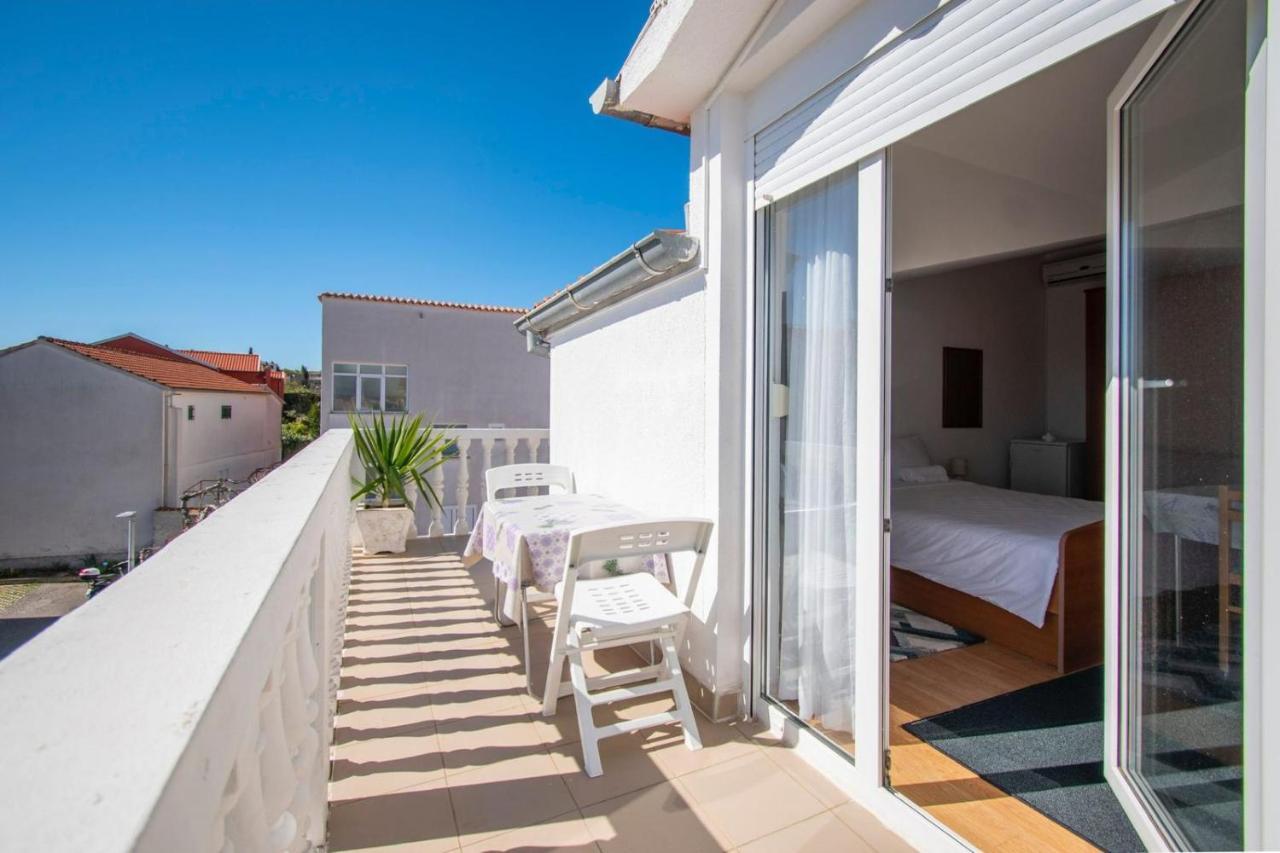 Family Holiday Apartments Lucia Водице Екстериор снимка