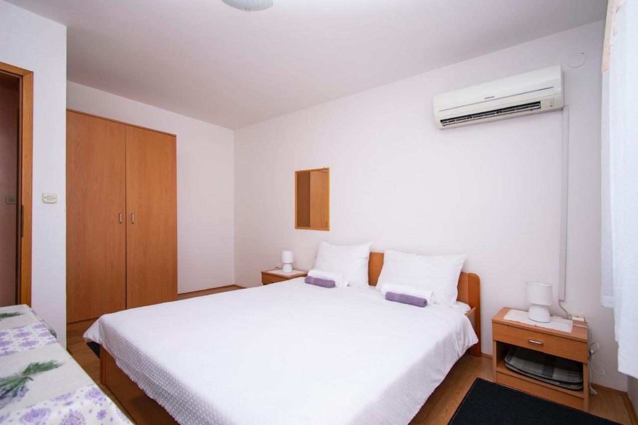 Family Holiday Apartments Lucia Водице Екстериор снимка
