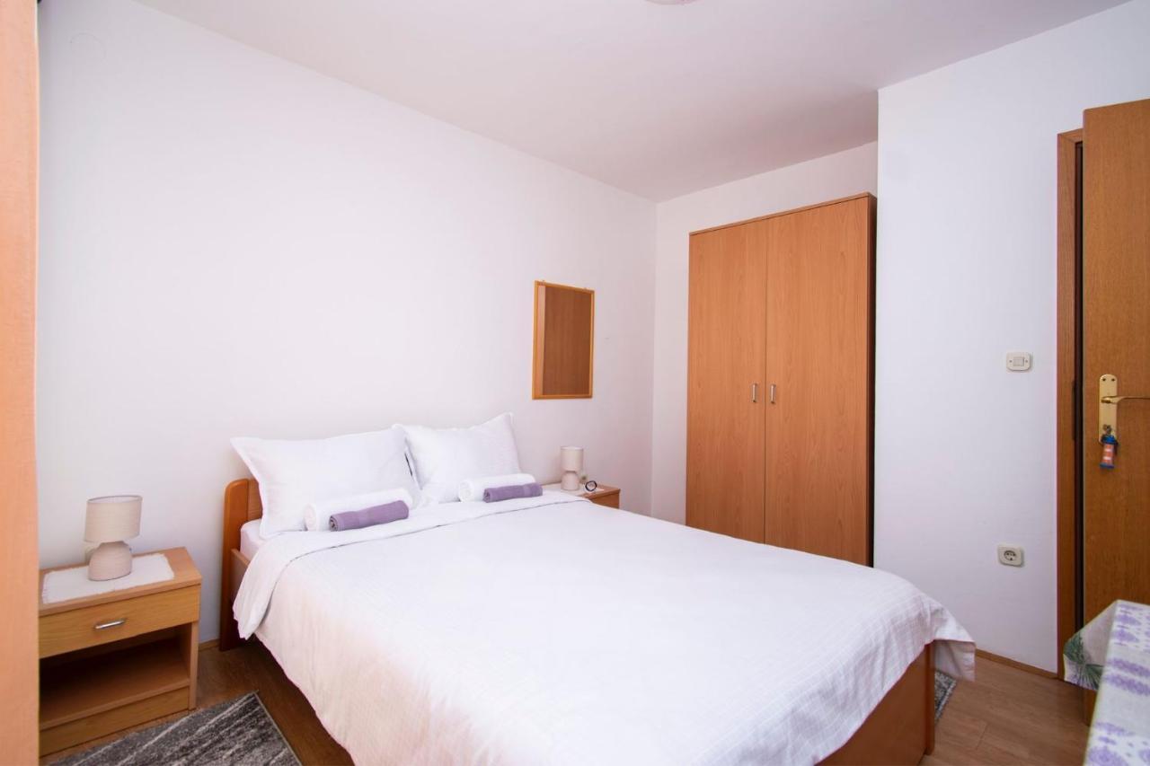 Family Holiday Apartments Lucia Водице Екстериор снимка