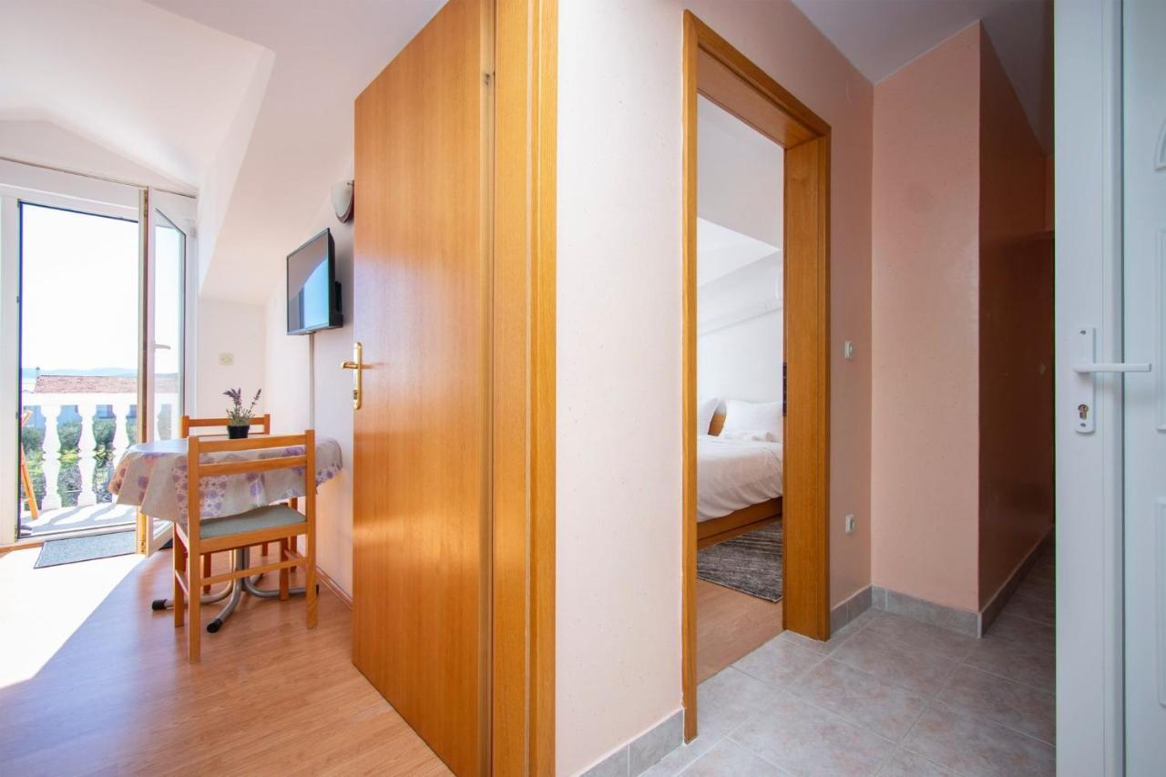 Family Holiday Apartments Lucia Водице Екстериор снимка