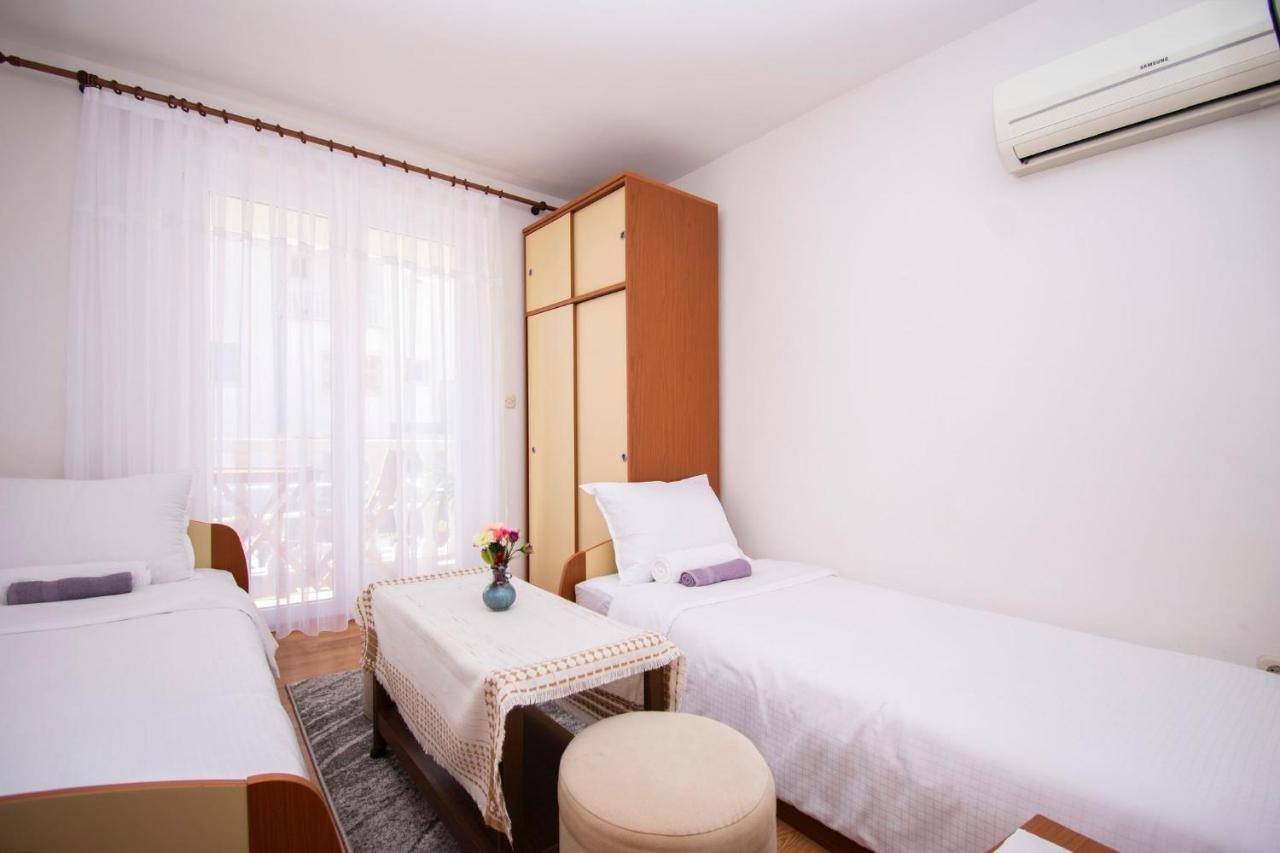 Family Holiday Apartments Lucia Водице Екстериор снимка