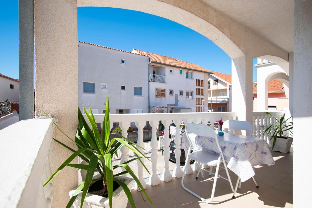 Family Holiday Apartments Lucia Водице Екстериор снимка