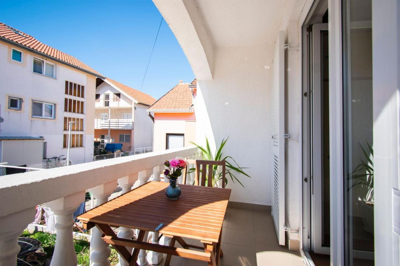 Family Holiday Apartments Lucia Водице Екстериор снимка
